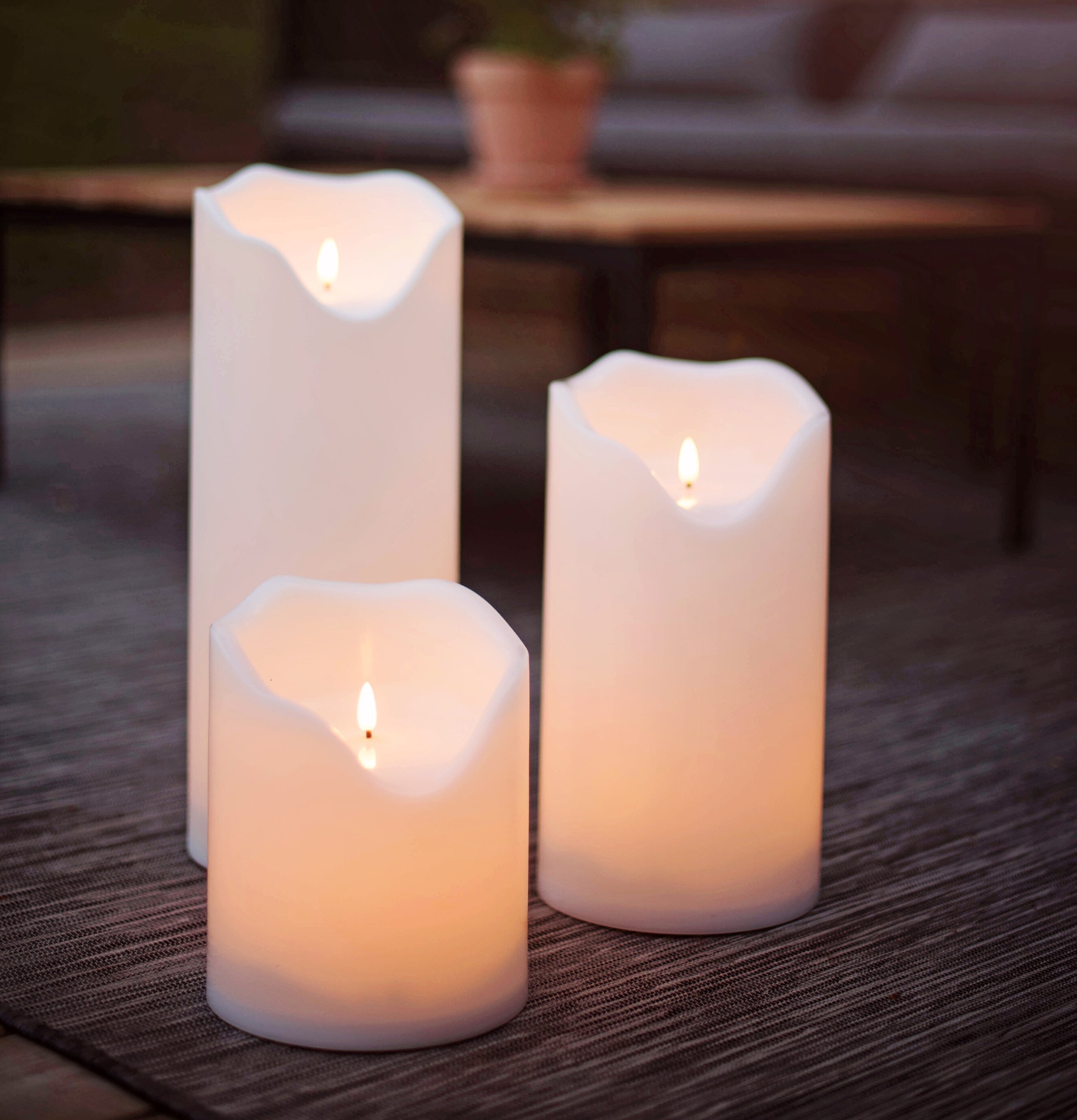 LED Blockljus Flamme Large från Star Trading på uteplats