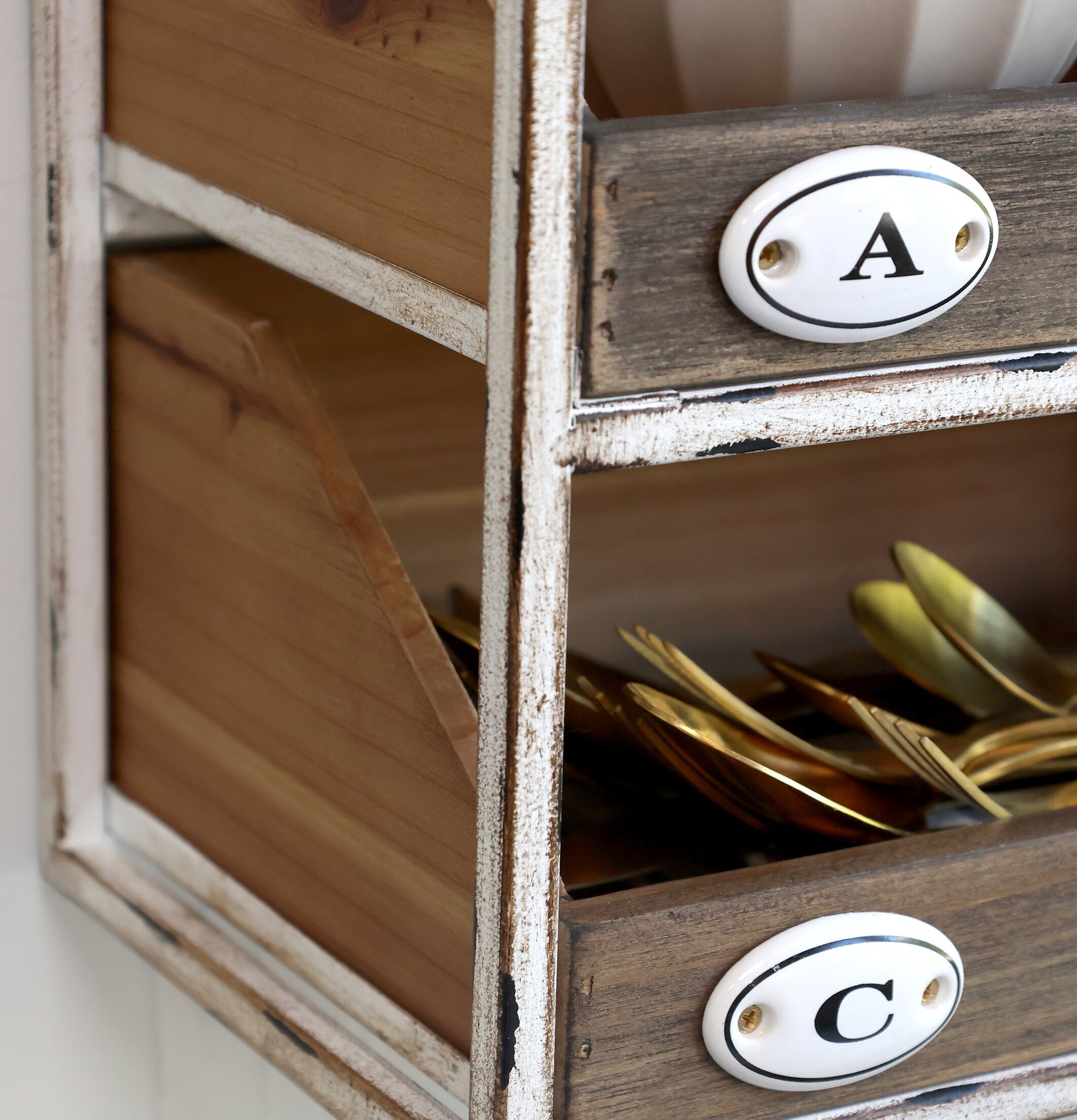 Vägghylla Med Lådor Antique Creme från Chic Antique