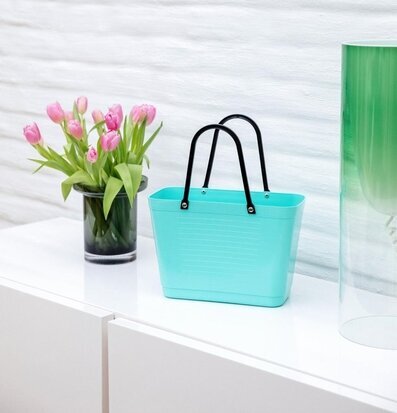 Väska Liten Hinza Aqua - Green Plastic från Hinza på vit yta