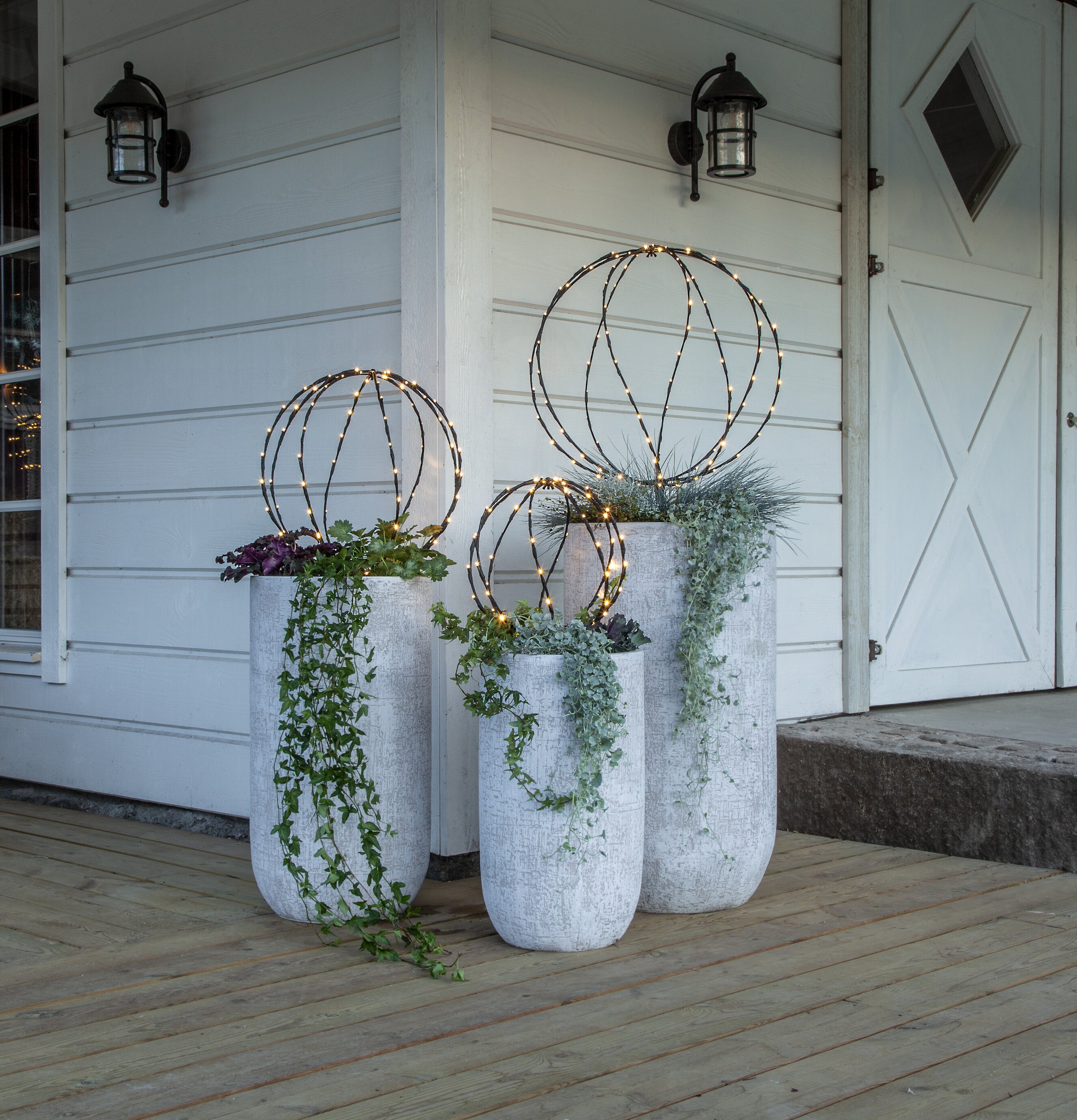 Utomhusdekoration Sphere Mellan från Star Trading i trädgård