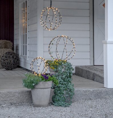 Utomhusdekoration Sphere Liten från Star Trading i trädgård