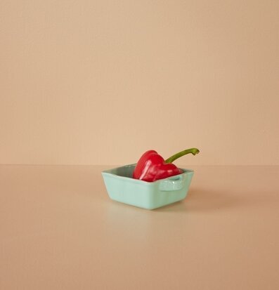 Ugnsform Small Mint från Rice med en röd paprika inuti