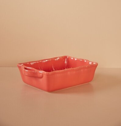 Ugnsform Large Korall från Rice på en beige bakgrund