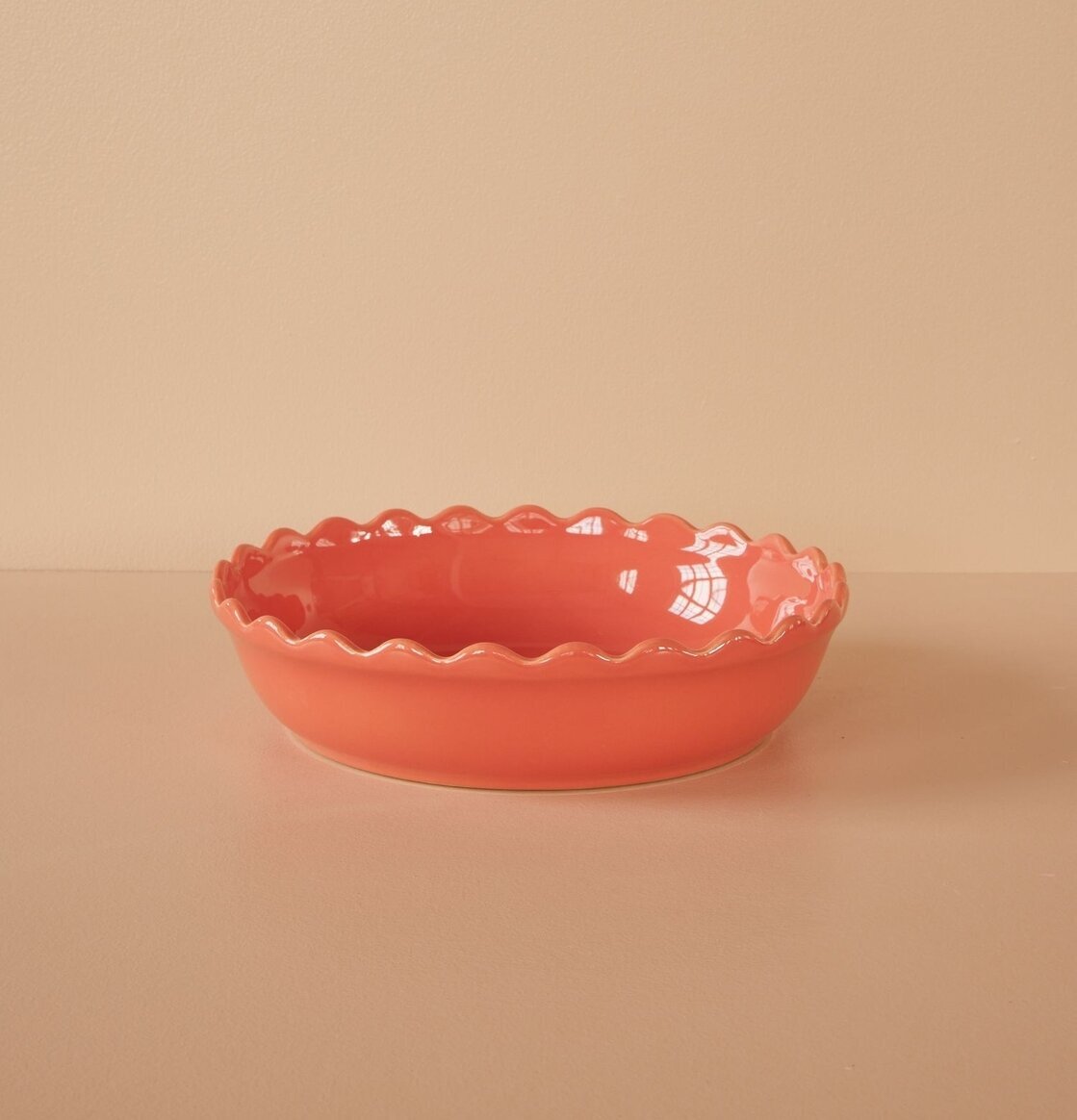 Pajform Large Korall från Rice på ljus beige yta