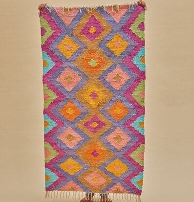 Golvmatta Mixed Color från Rice med färgstarka diamantar