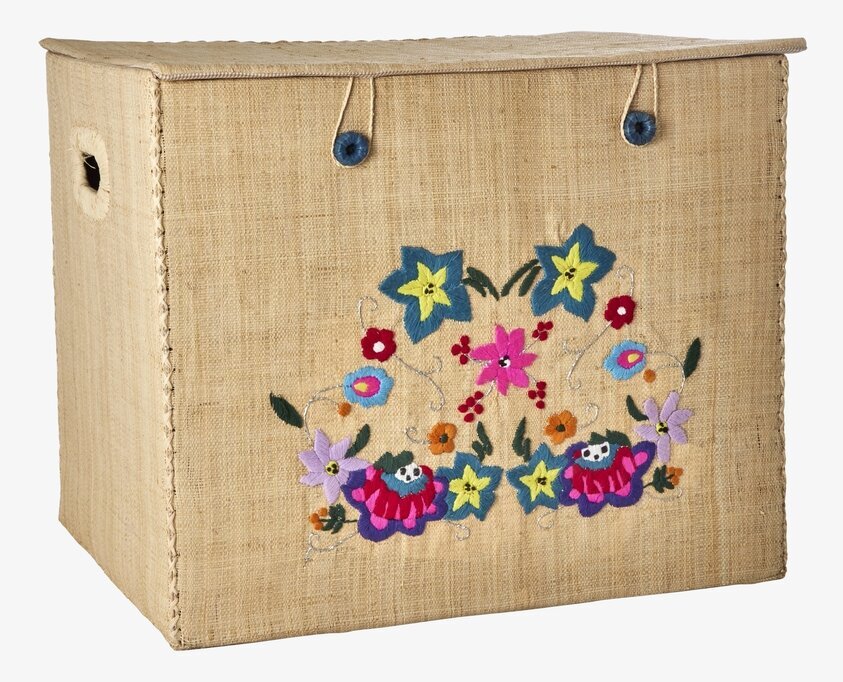 Förvaringsbox Broderade Blommor Large från Rice i naturfiber