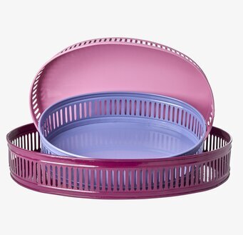 Plåtbricka Oval Aubergine/Pink/Lavender från Rice, staplade