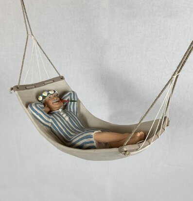 Karl-Anton I Hängmattan från Sverigealmanackan i pyjamas