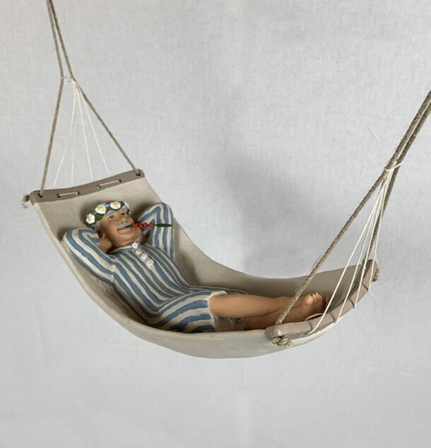 Karl-Anton I Hängmattan från Sverigealmanackan i pyjamas