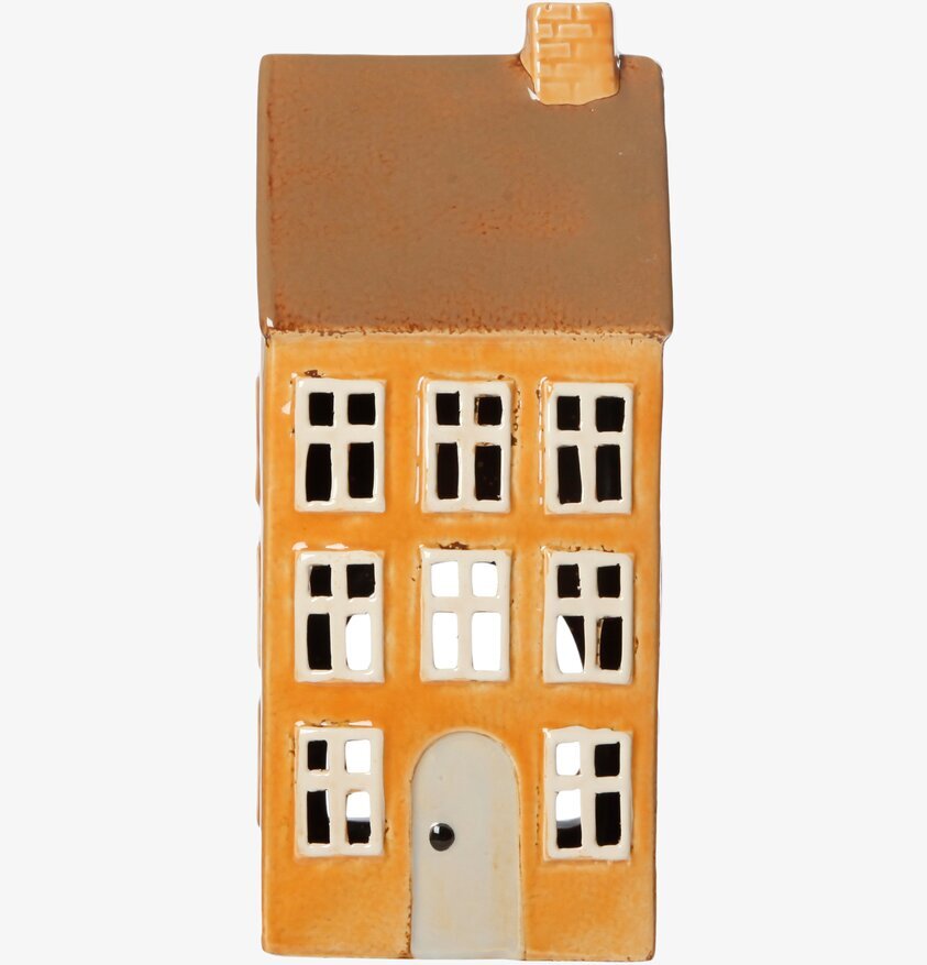 Ljuslykta Hus Gul från Det Gamle Apotek med gul fasad