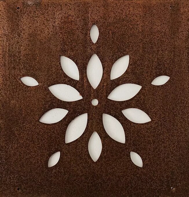 Skylt Blomsterblad (armeringsnät) från Lind Decoration