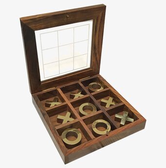 Tic Tac Toe Club Room Gold från Miljögården i träram