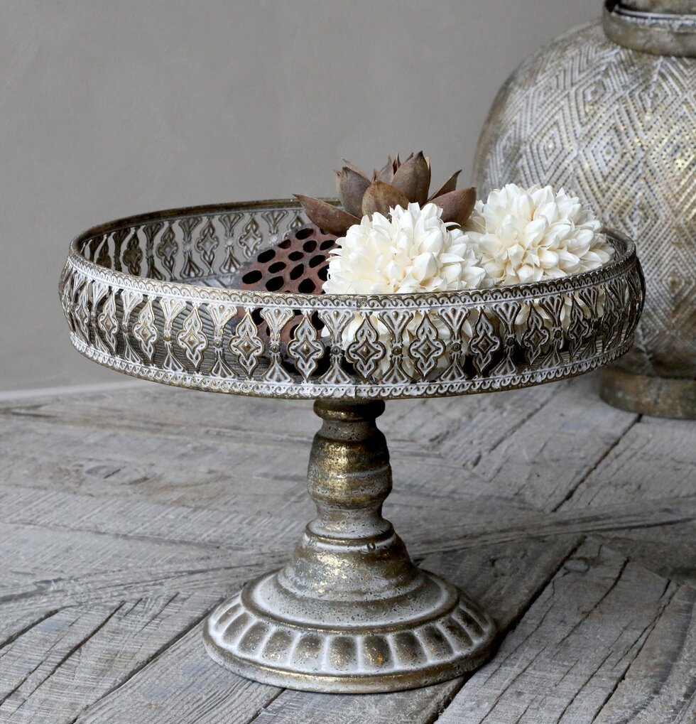 Fat Med Dekorkant från Chic Antique på rustikt trägolv