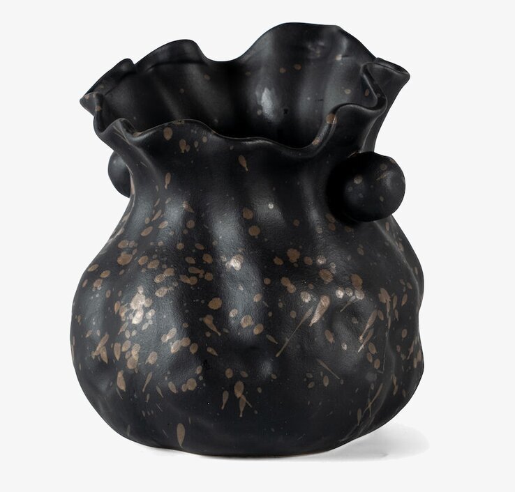 Vinkylare/Vas Crescendo från By ON i svart med bruna stänk