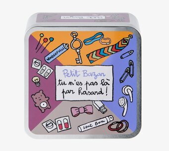 Bild av färgglad plåtburk för småsaker och dekoration