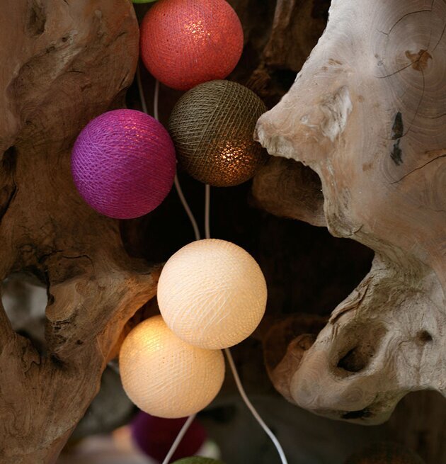 Ljusslinga Provence 20 från Happy Lights runt trästam