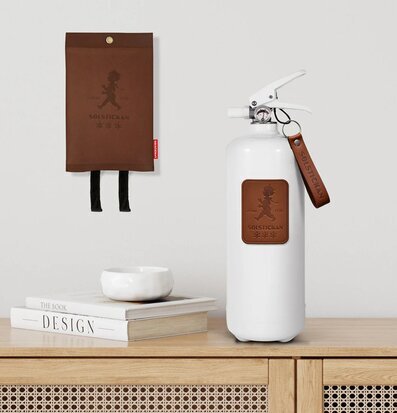 Brandfilt - Mörkt Läder från Solstickan på vit vägg