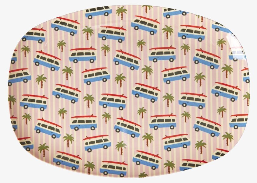 Tallrik Pink Cars Print från Rice med färgglada bilar och palmer