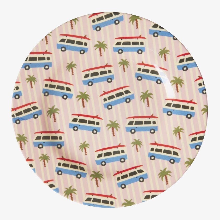 Assiett Pink Cars Print från Rice med bilar och palmer