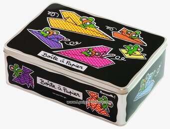 Bild av färgglad papperslåda med lekfulla mössmotiv