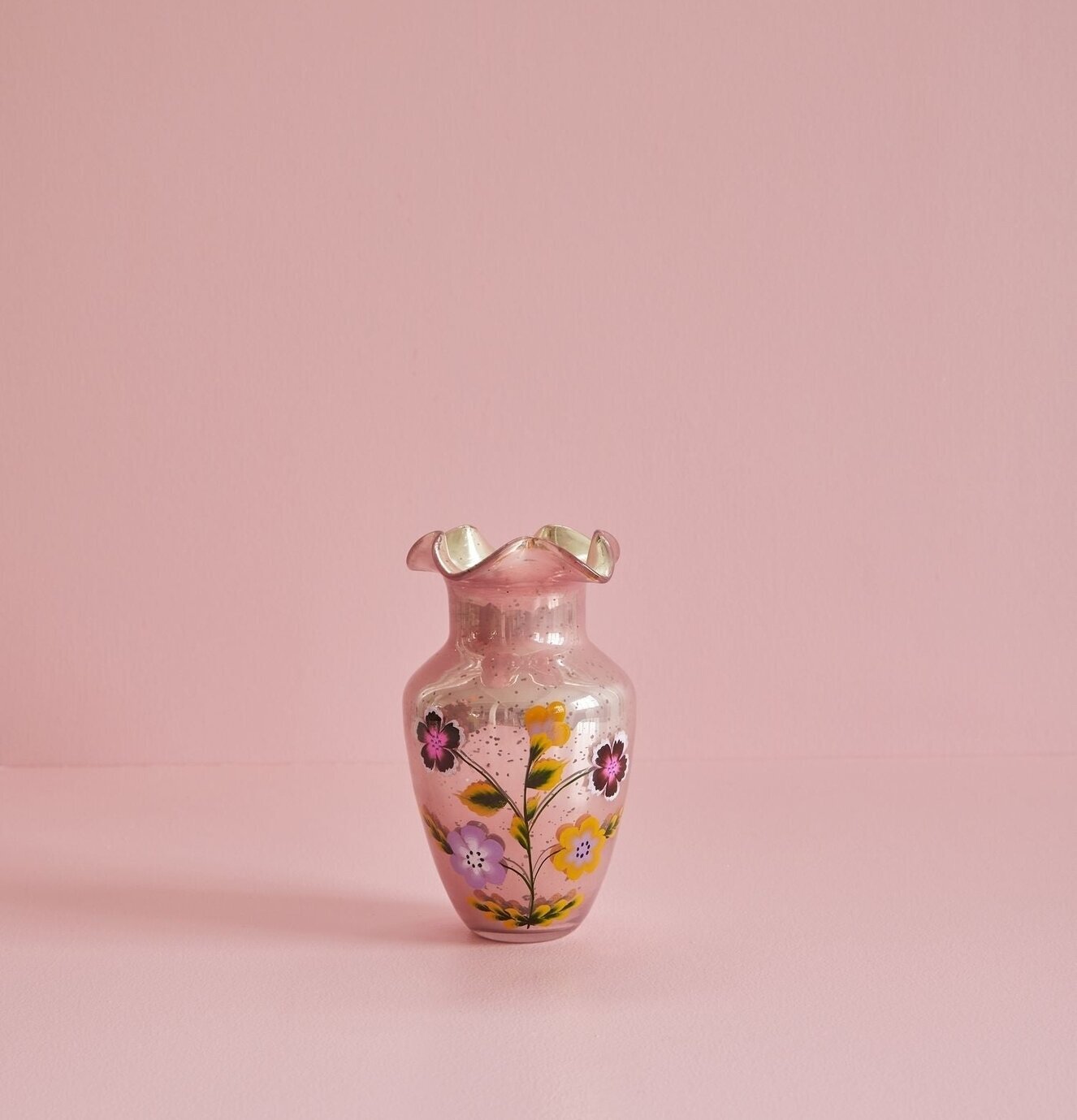 Vas Flower Pink från Rice med handmålade blommor