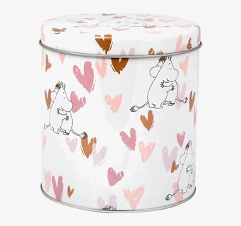 Bild av rund plåtburk med Muminmotiv och hjärtan