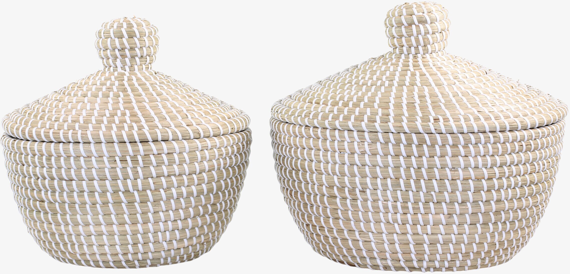 Korg Med Lock Natur/Vit från Chic Antique i naturlig miljö