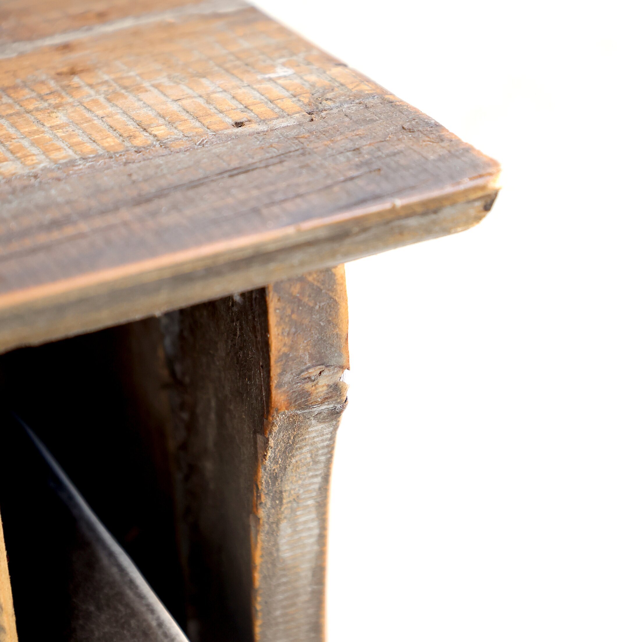 Tallrikshylla Natur från Chic Antique i robust trä