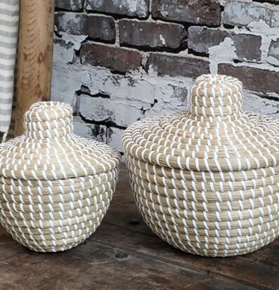 Korg Med Lock Natur Set/2 från Chic Antique på träyta