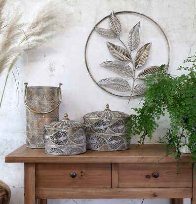 Metallbox Antik Mässing Large från Chic Antique på träbord