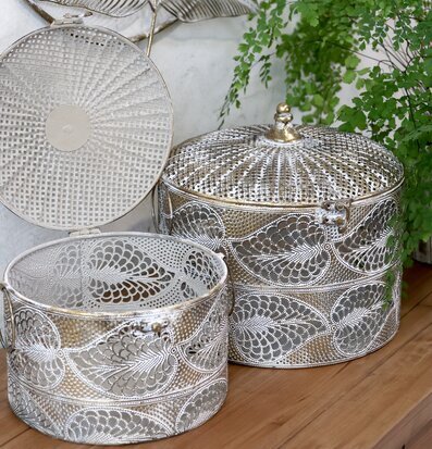 Metallbox Antik Mässing Large från Chic Antique på träyta