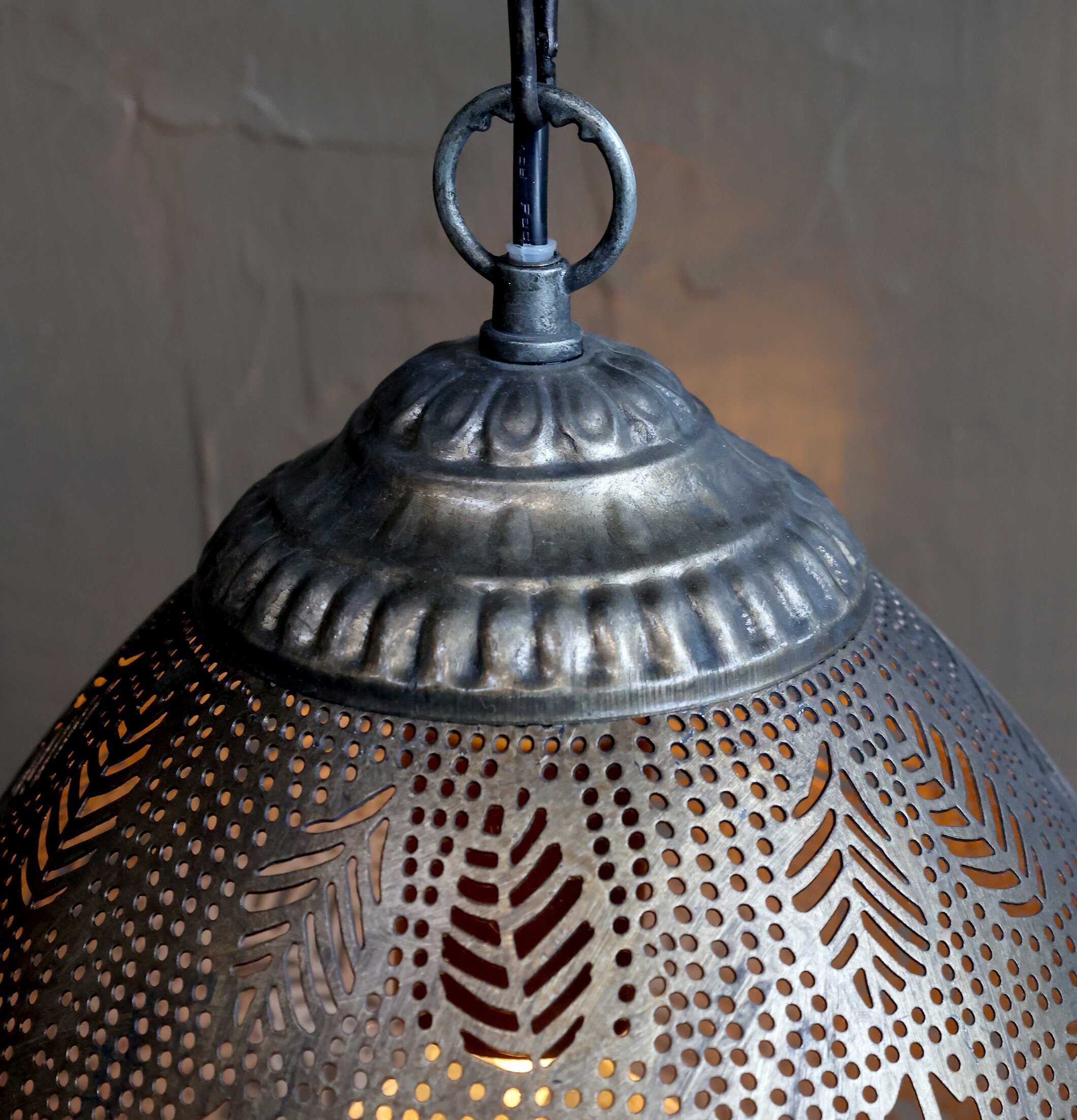 Taklampa Vire Antique Bronze från Chic Antique i antik stil