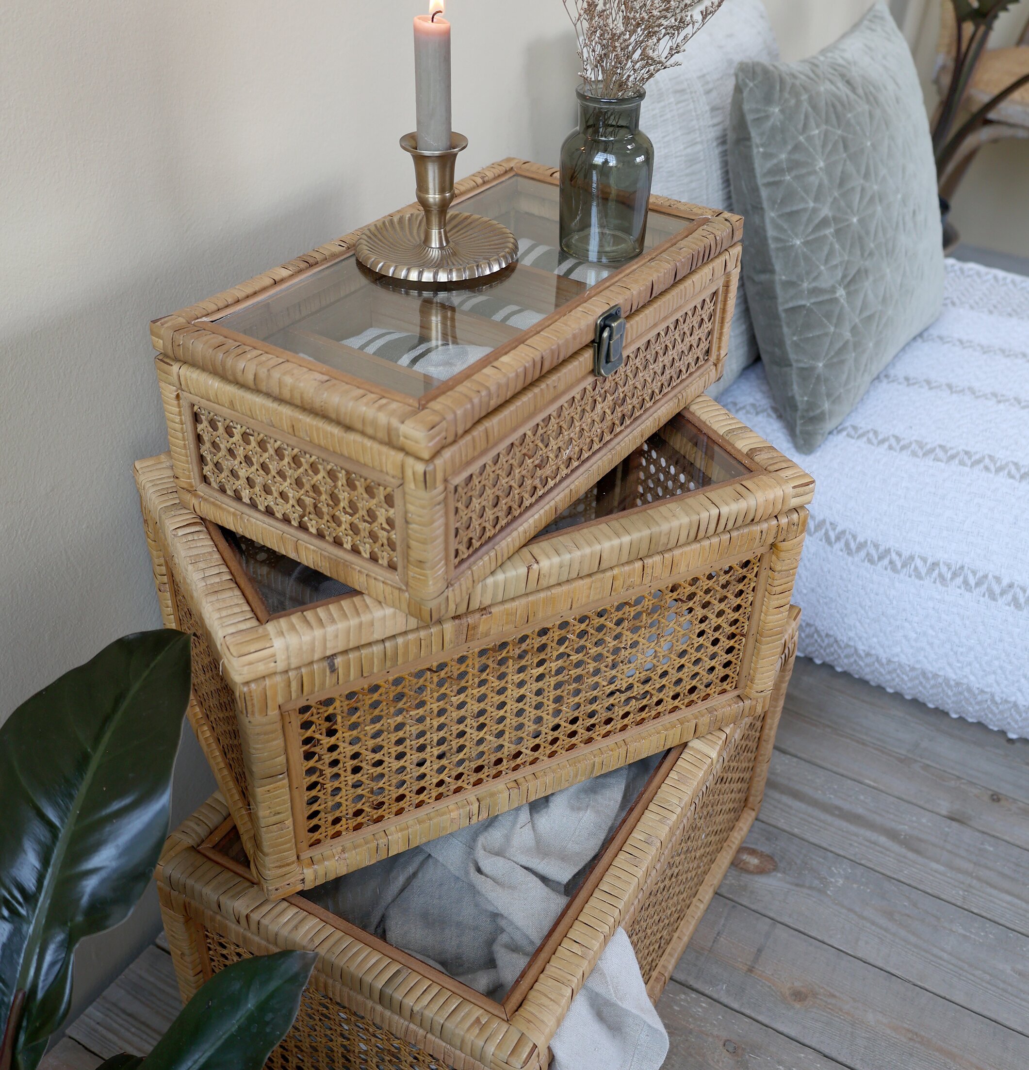 Förvaringslåda 4-Fack Flätad Rotting från Chic Antique