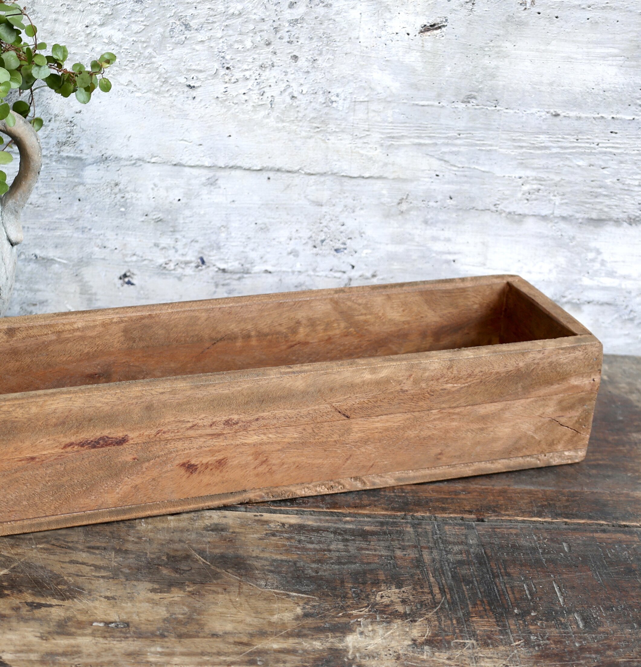 Trälåda Grimaud från Chic Antique på rustikt träbord