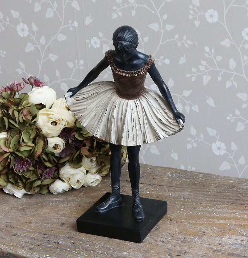 Ballerina Mocca från Chic Antique på rustikt träbord
