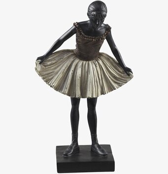 Ballerina Mocca från Chic Antique i elegant balettpose