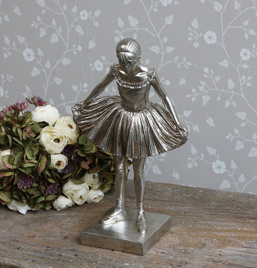 Ballerina Toulon från Chic Antique på rustikt trätarbord