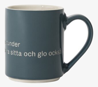 Mugg Astrid Lindgren - Och så ska man ju ha några stunder att bara sitta från Design House Stockholm