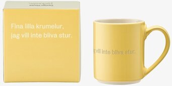 Mugg Astrid Lindgren - Fina lilla krumelur, jag vill inte bliva stur från Design House Stockholm