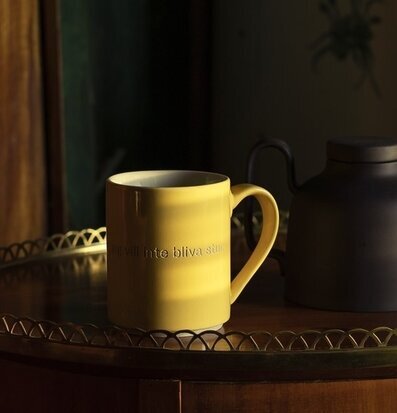 Mugg Astrid Lindgren - Fina lilla krumelur, jag vill inte bliva stur. från Design House Stockholm
