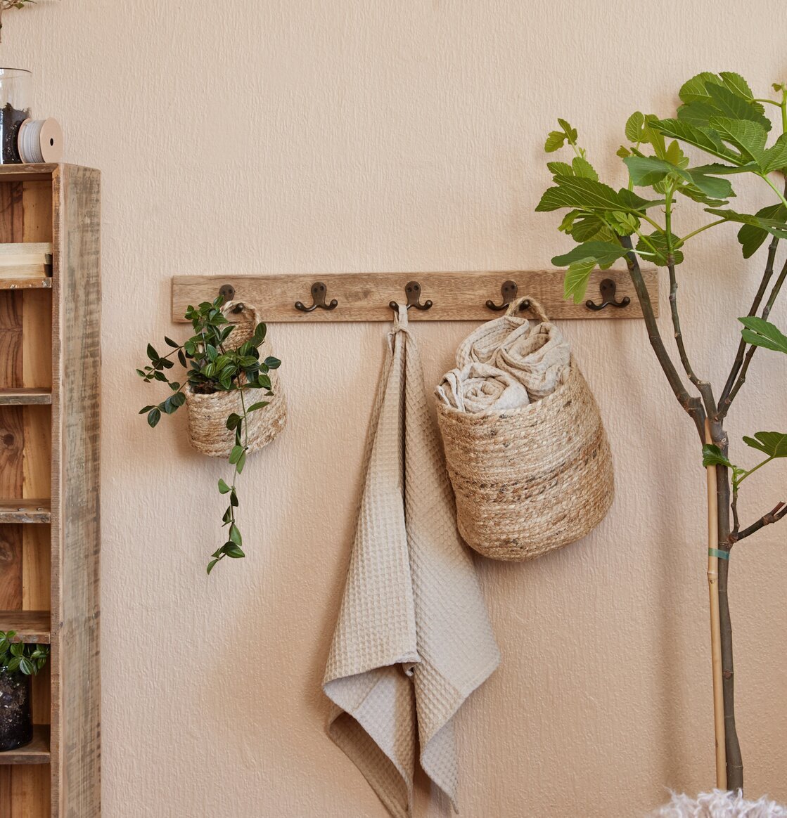 Klädhängare 5 Krokar Unika från IB Laursen på beige vägg