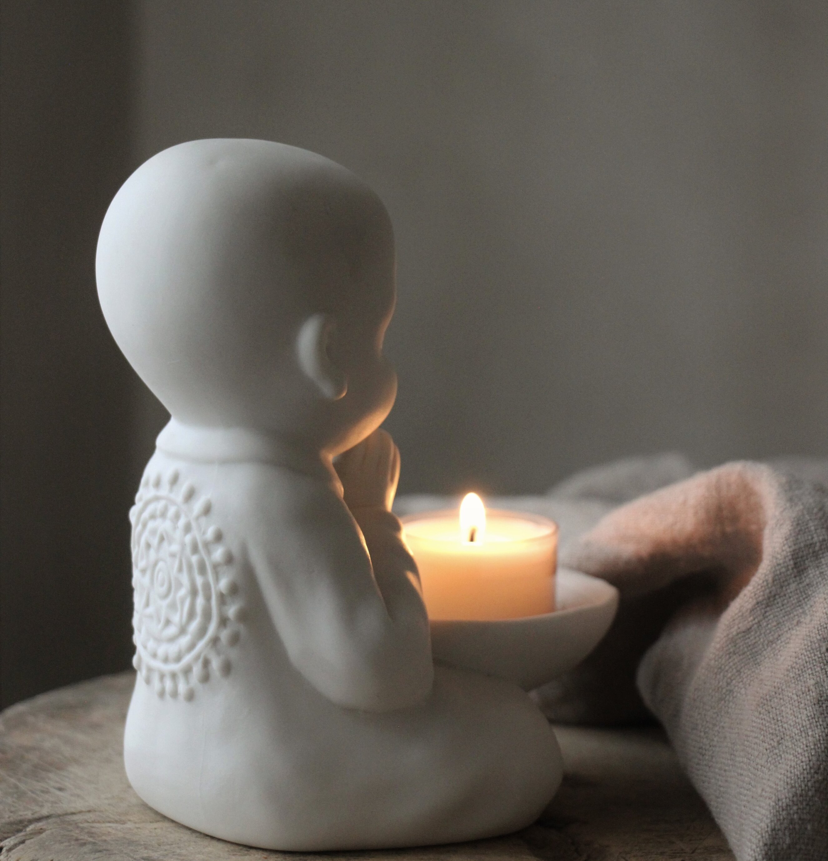 Majas Yoga Munk - Knäppta Händer från Majas Cottage