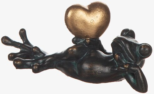 Yoga Groda Liggande Hjärta från Different Design i yoga-pose