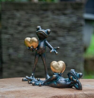 Yoga Groda Liggande Hjärta från Different Design i trädgård