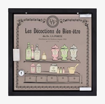 Medicinskåp från Derriére la porte med nostalgisk design