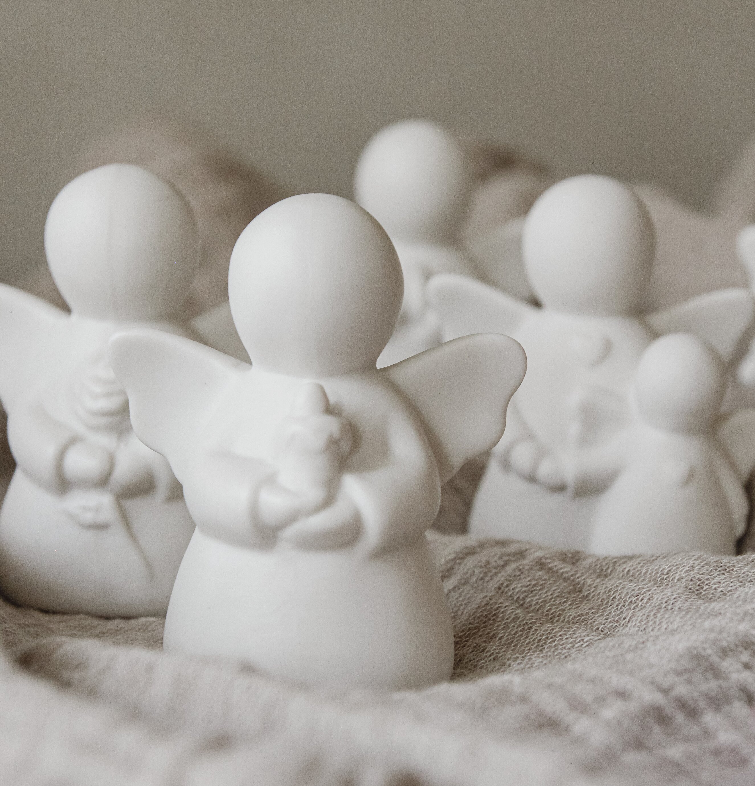 Ljusets Ängel Inkl Gåvobox från Majas Cottage i neutral miljö