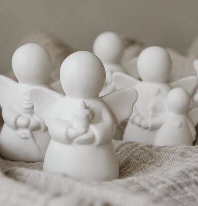 Ljusets Ängel Inkl Gåvobox från Majas Cottage i neutral miljö