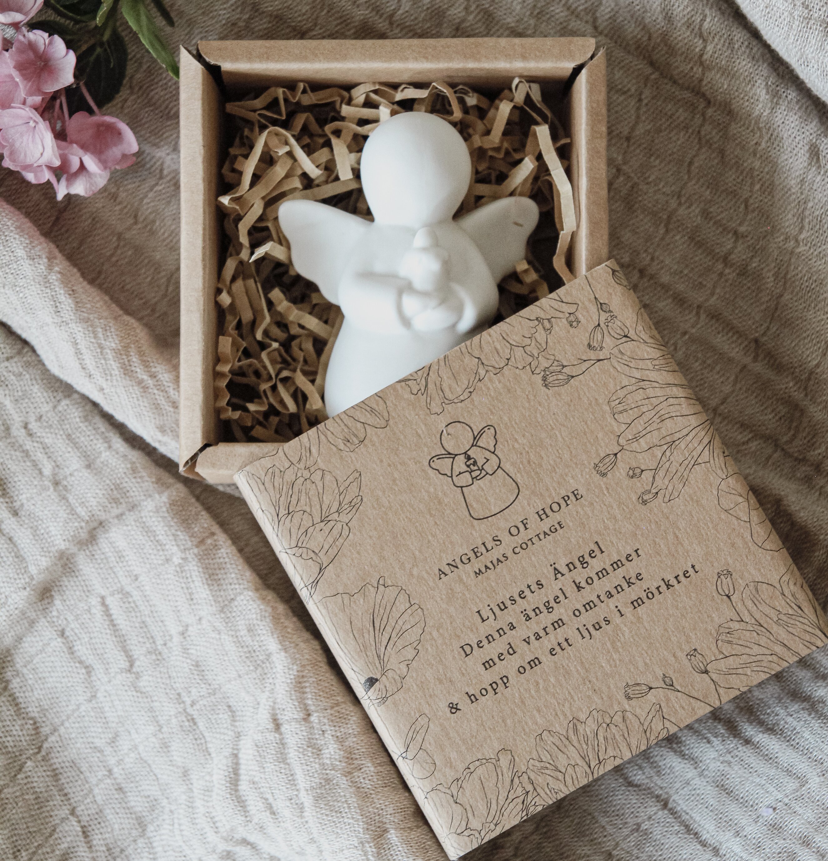 Ljusets Ängel Inkl Gåvobox från Majas Cottage på linnetextil