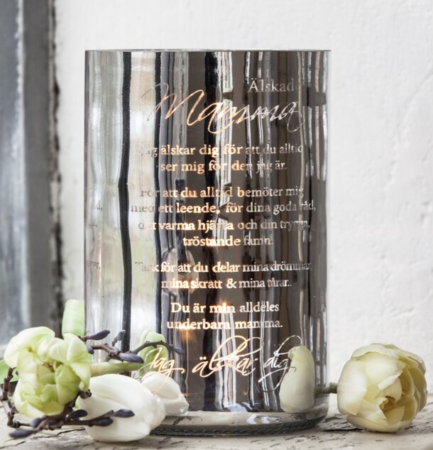 Mamma - Majas Cottage dekorativ ljuslykta från Majas Cottage