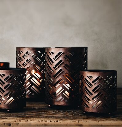 Foto av exklusiva ljuslyktor med geometriskt mönster